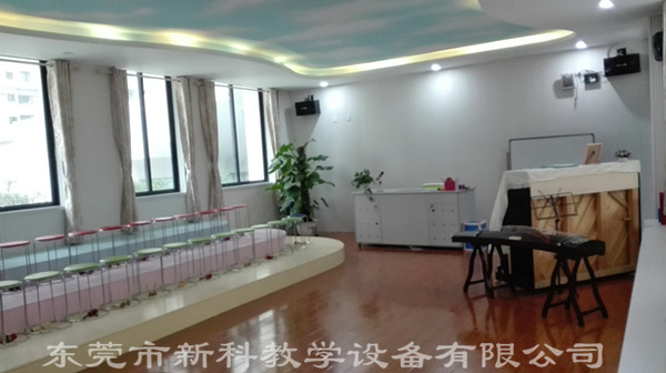 <a href='http://www.golook.cc/chanpin/58-1.html' target='1' style='font-size:18px; font-weight:bold; color:#000000;'>音樂(lè)功能室</a>