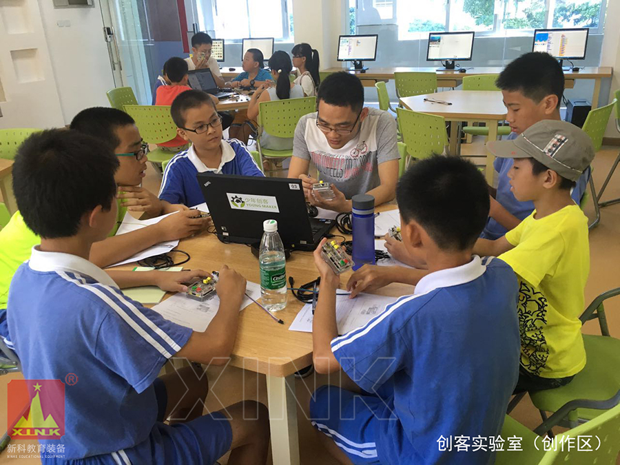 <a href='http://www.golook.cc' target='1' style='font-size:14px; font-weight:bold; color:#0080ff;'>創(chuàng)客實驗室</a>