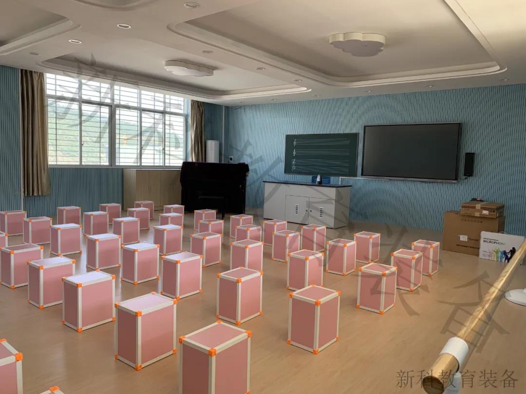 <a href='http://www.golook.cc/chanpin/58-1.html' target='1' style='font-size:18px; font-weight:bold; color:#000000;'>音樂(lè)室</a>2