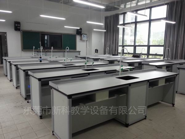 <a href='http://www.golook.cc/chanpin/53-1.html' target='1' style='font-size:18px; font-weight:bold; color:#000000;'>科學(xué)實(shí)驗(yàn)室</a>設(shè)備