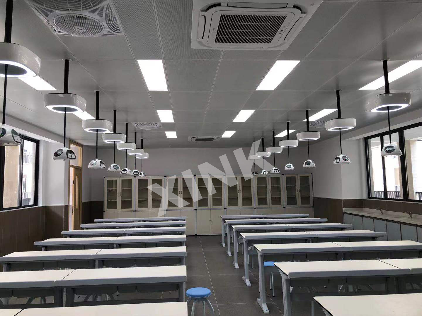 <a href='http://www.golook.cc/' target='1' style='font-size:14px; font-weight:bold; color:#0080ff;'>物理實驗室</a>