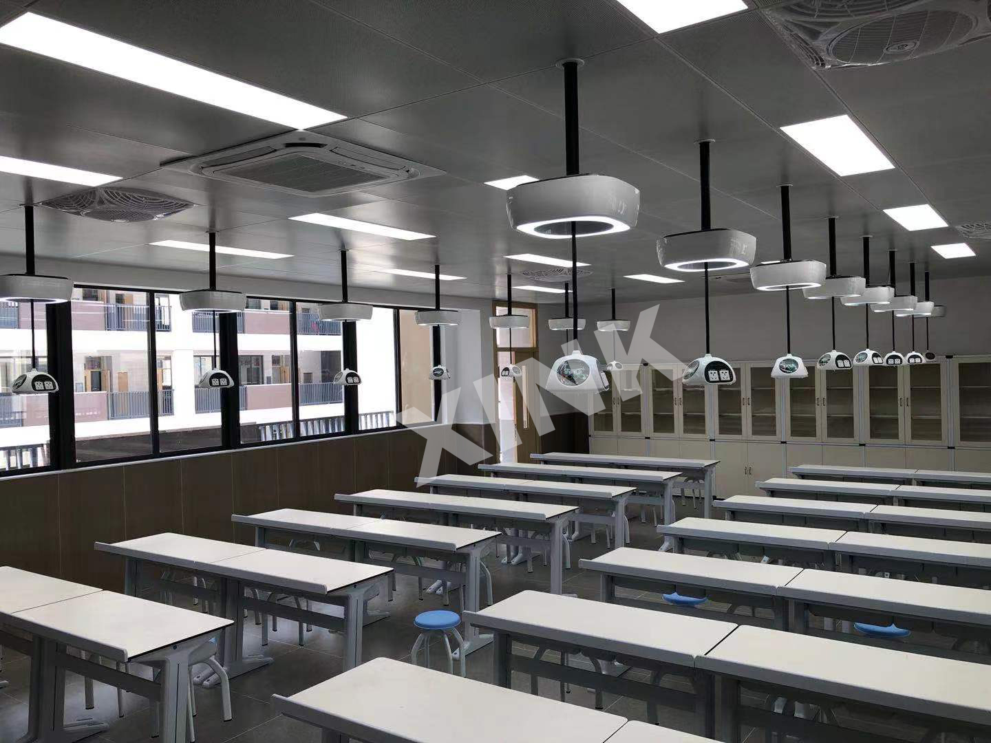 吊裝<a href='http://www.golook.cc/' target='1' style='font-size:14px; font-weight:bold; color:#0080ff;'>物理實驗室</a>