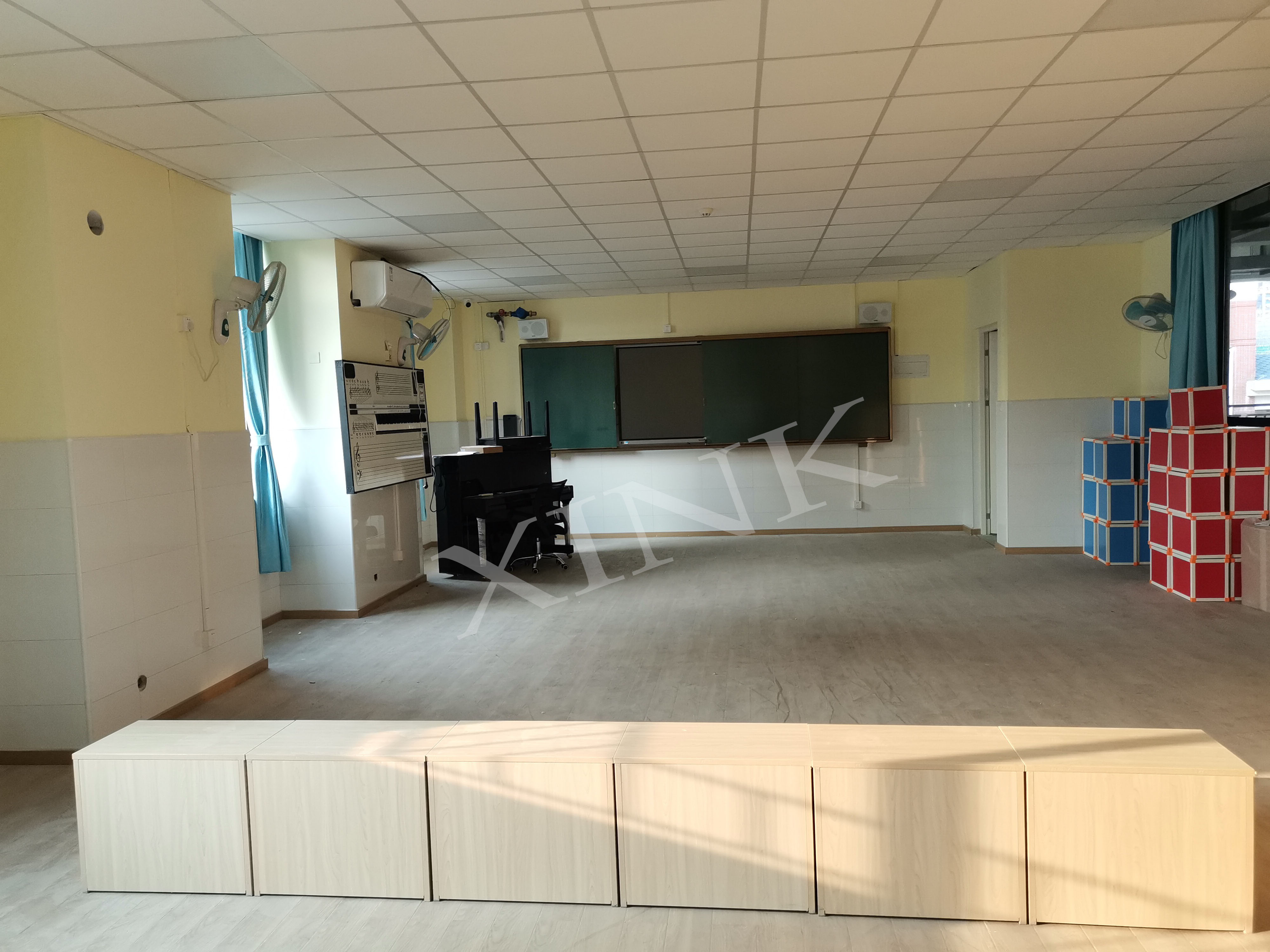 音樂<a href='http://www.golook.cc/chanpin/59-1.html' target='1' style='font-size:18px; font-weight:bold; color:#000000;'>舞蹈室</a>