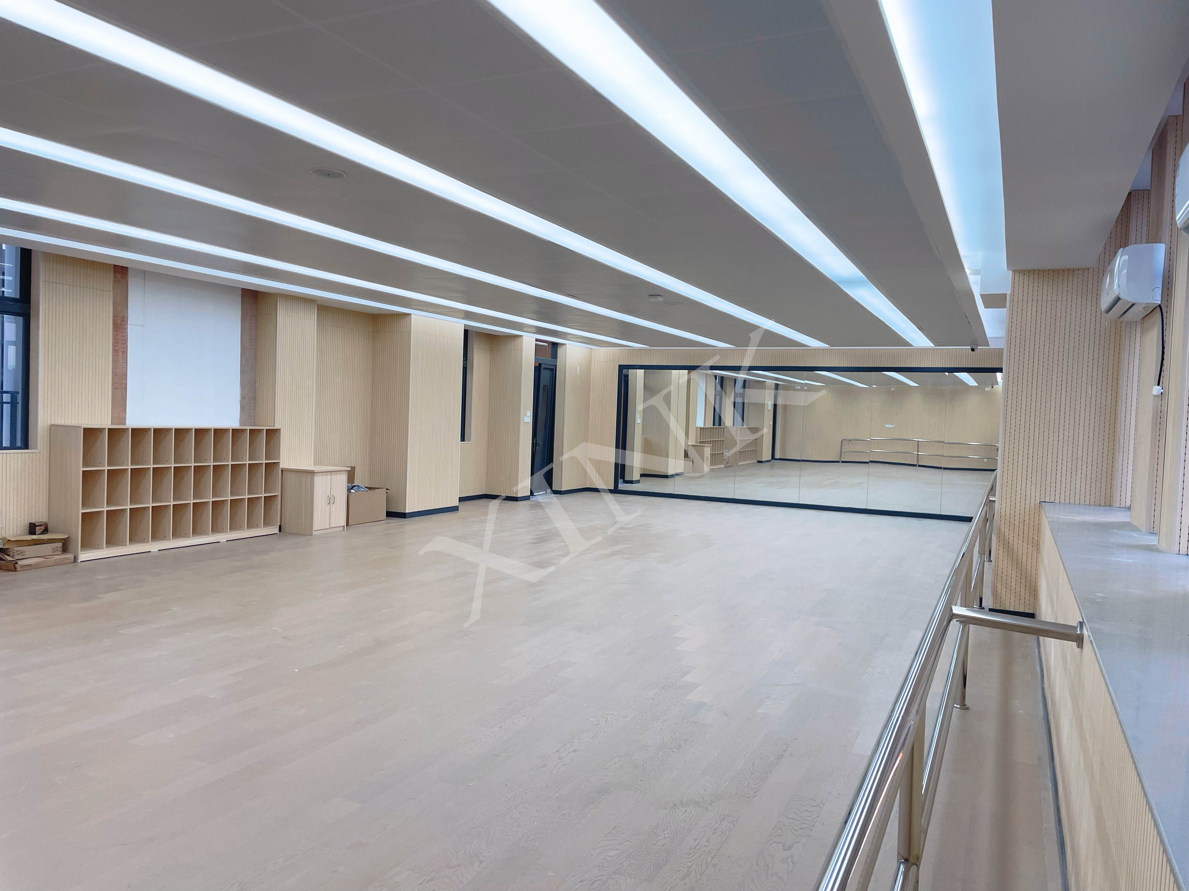 <a href='http://www.golook.cc/chanpin/59-1.html' target='1' style='font-size:18px; font-weight:bold; color:#000000;'>舞蹈室</a>