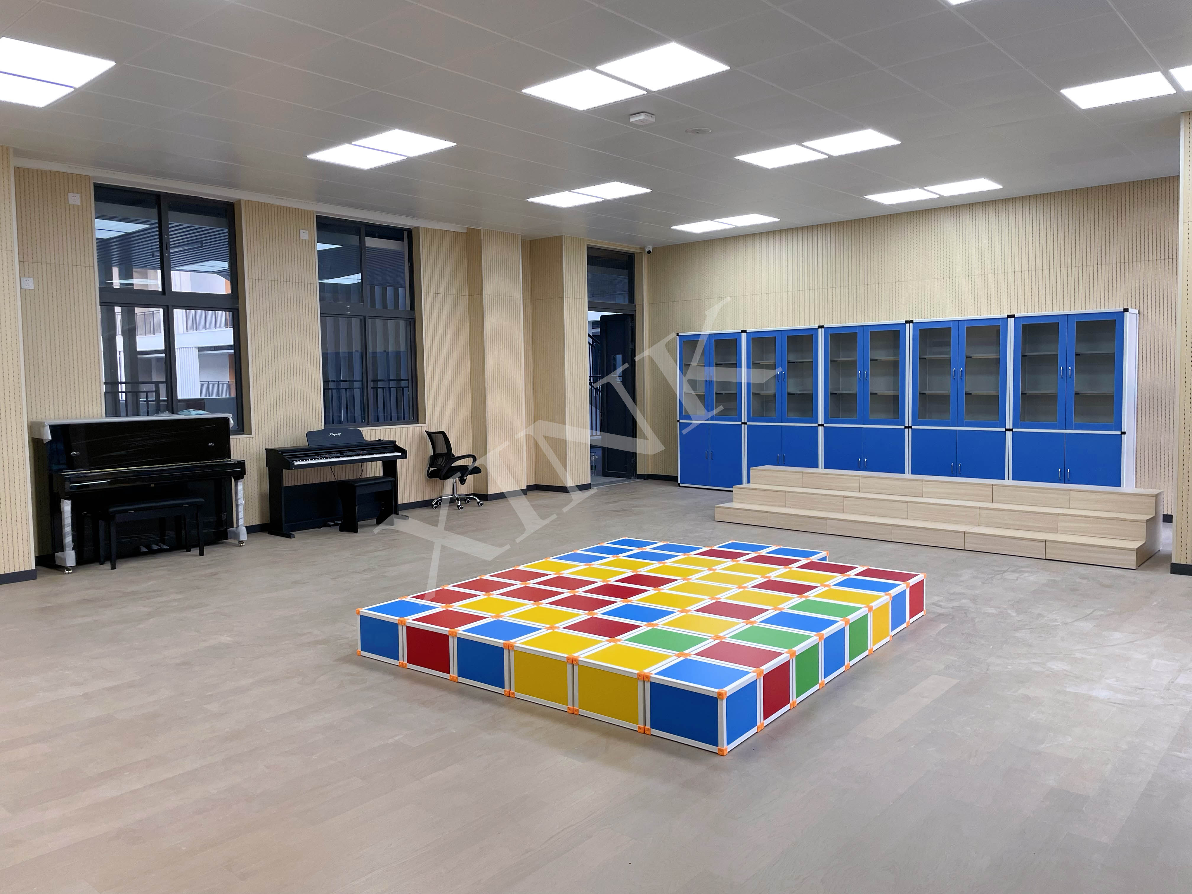 <a href='http://www.golook.cc/chanpin/59-1.html' target='1' style='font-size:18px; font-weight:bold; color:#000000;'>舞蹈室</a>