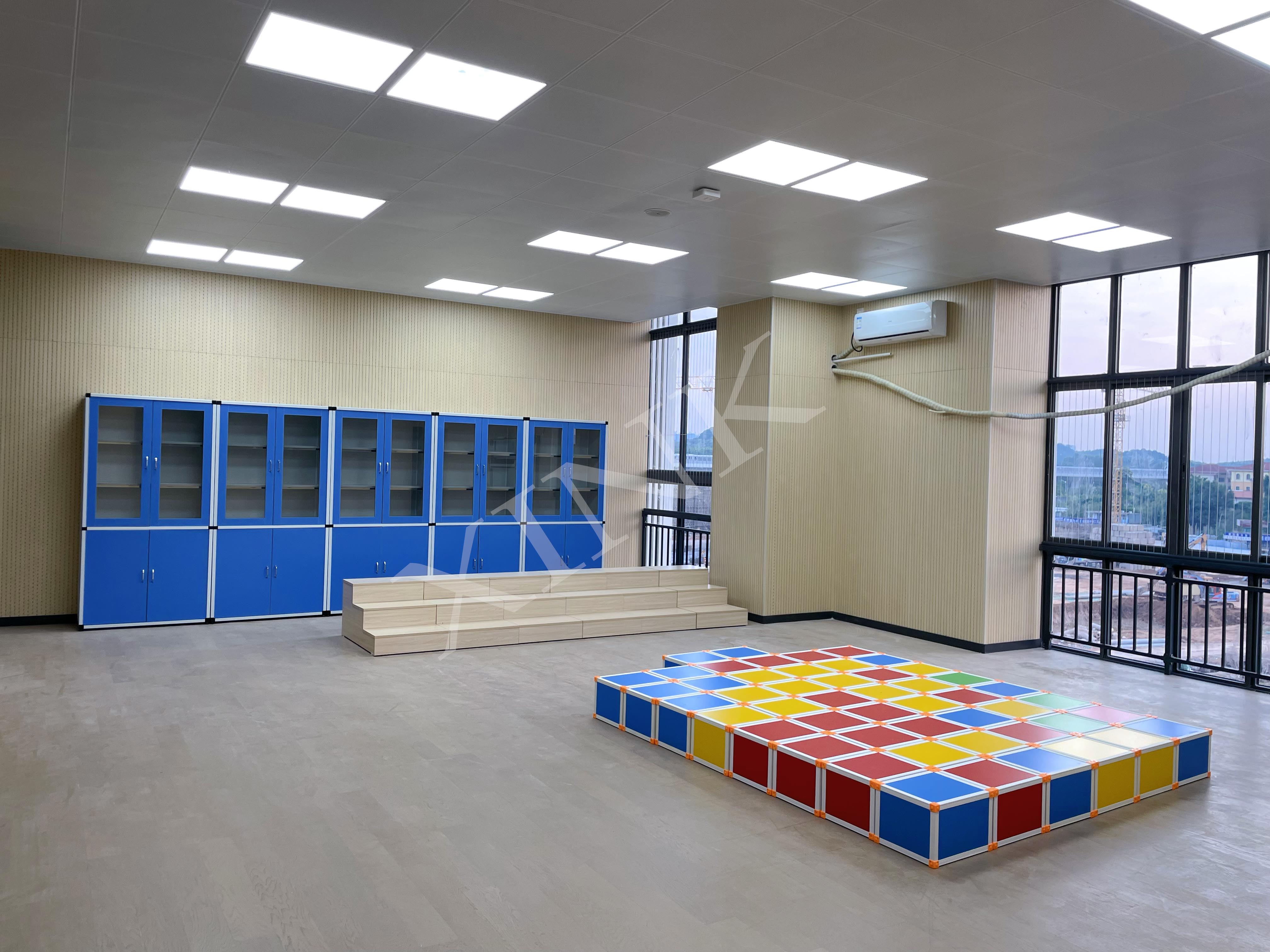 <a href='http://www.golook.cc/chanpin/59-1.html' target='1' style='font-size:18px; font-weight:bold; color:#000000;'>舞蹈室</a>