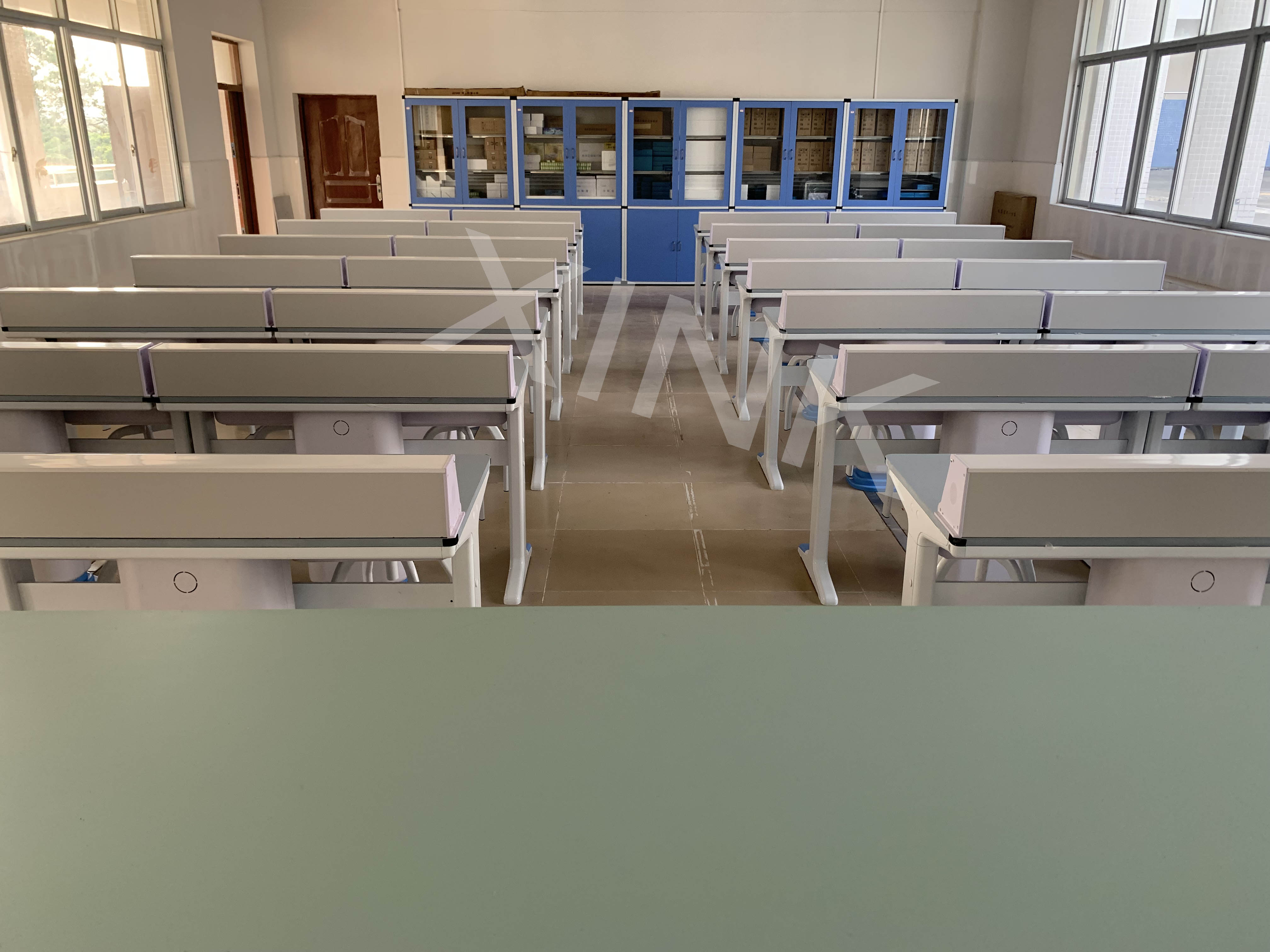 電學(xué)<a href='http://www.golook.cc/' target='1' style='font-size:14px; font-weight:bold; color:#0080ff;'>物理實(shí)驗(yàn)室</a>