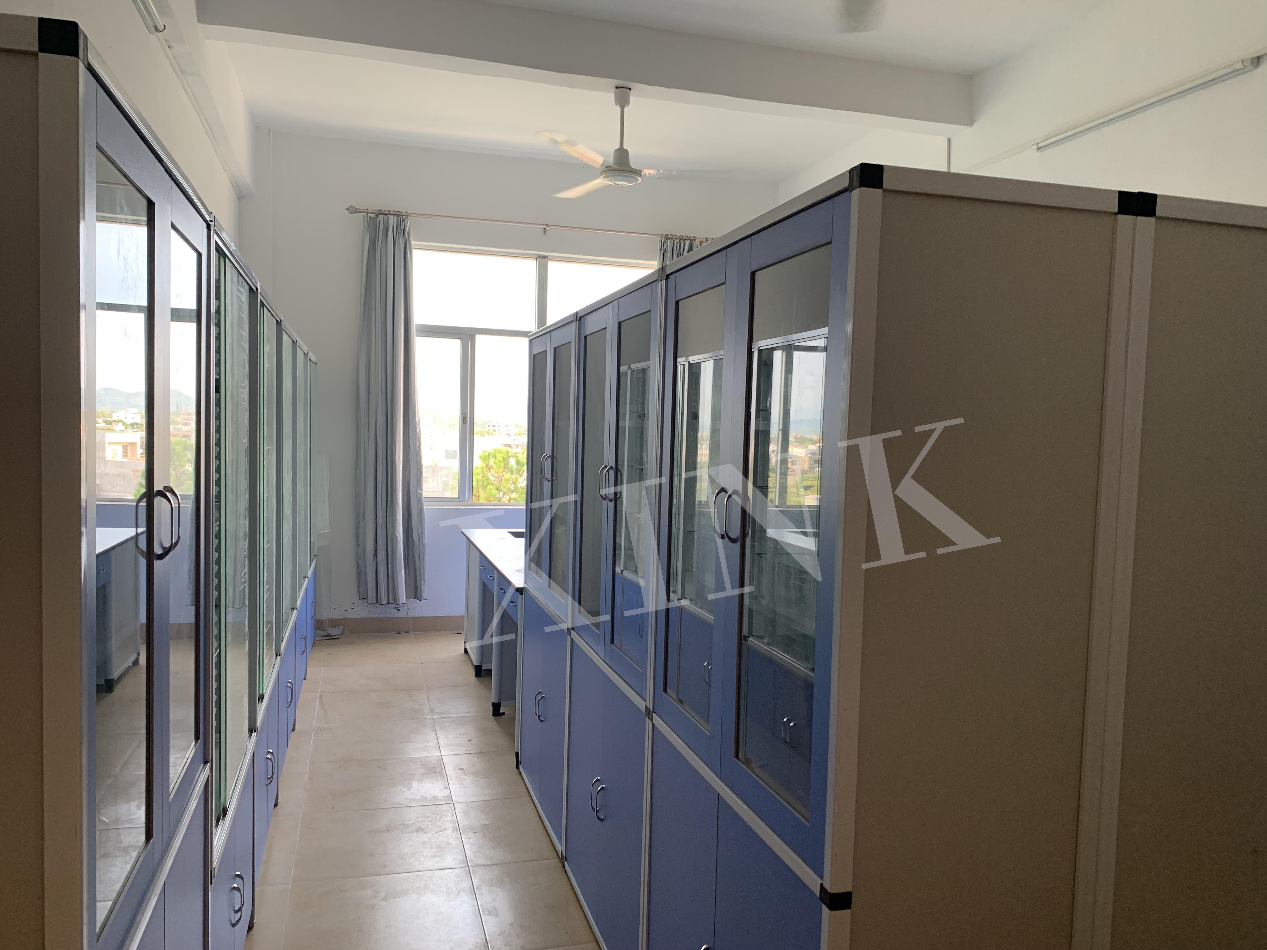 <a href='http://www.golook.cc/products/70-1.html' target='1' style='font-size:18px; font-weight:bold; color:#000000;'>藥品柜</a>