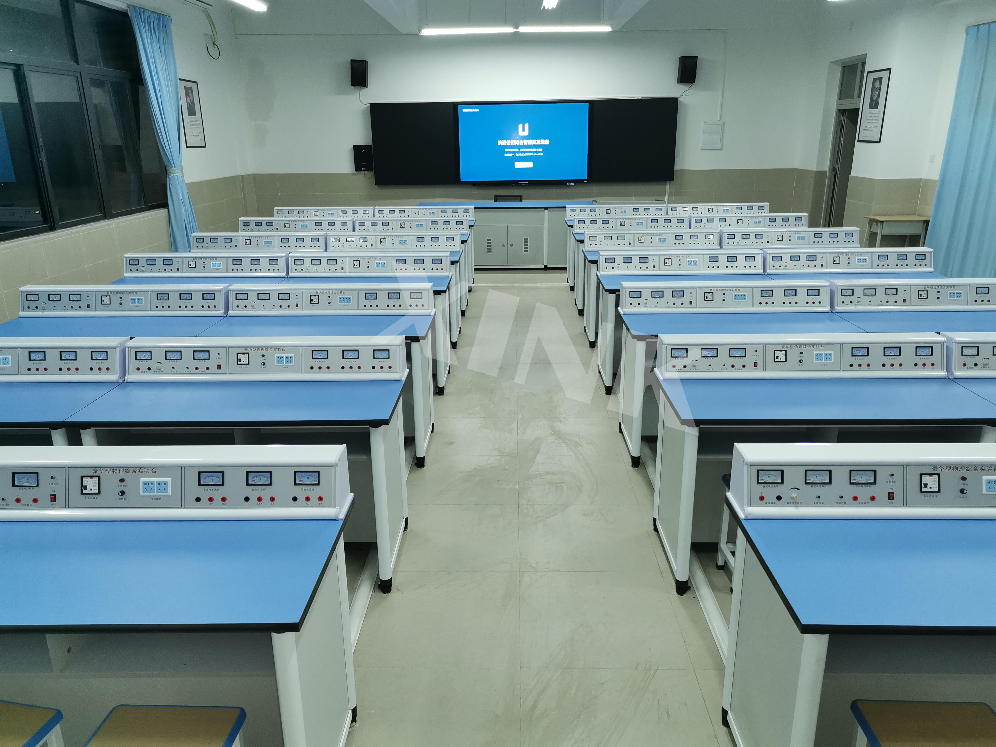 <a href='http://www.golook.cc/' target='1' style='font-size:14px; font-weight:bold; color:#0080ff;'>物理實驗室</a>