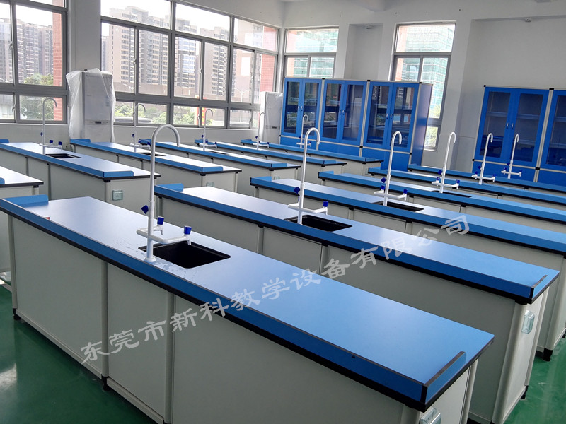 <a href='http://www.golook.cc/chanpin/53-1.html' target='1' style='font-size:18px; font-weight:bold; color:#000000;'>科學實驗室</a>廠家