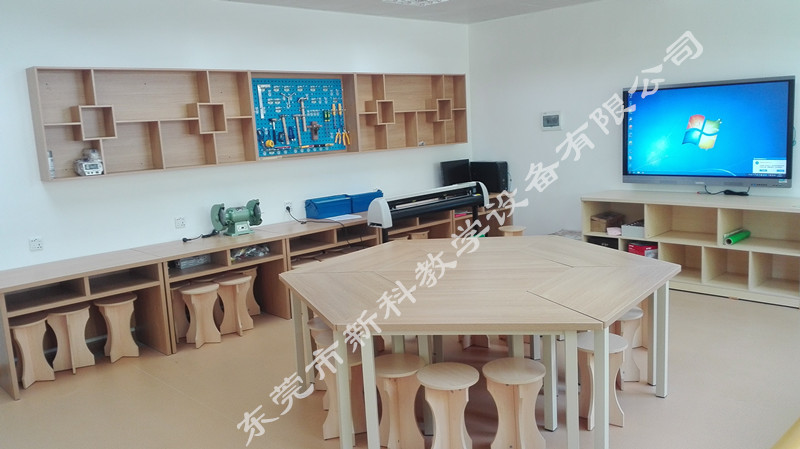 <a href='http://www.golook.cc' target='1' style='font-size:14px; font-weight:bold; color:#0080ff;'>創(chuàng)客實驗室</a>