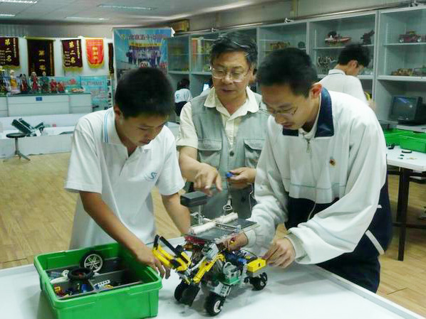 <a href='http://www.golook.cc/chanpin/60-1.html' target='1' style='font-size:18px; font-weight:bold; color:#000000;'>機(jī)器人功能室</a>5