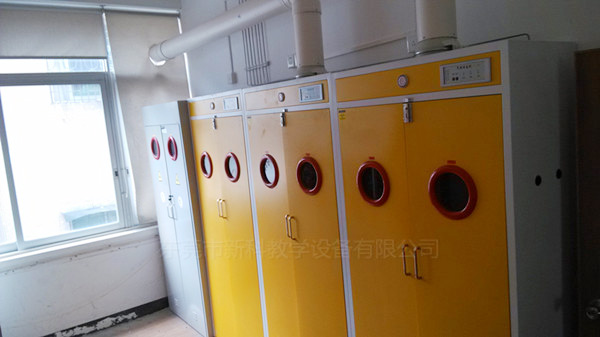 <a href='http://www.golook.cc/products/67-1.html' target='1' style='font-size:18px; font-weight:bold; color:#000000;'>氣瓶柜</a>案例